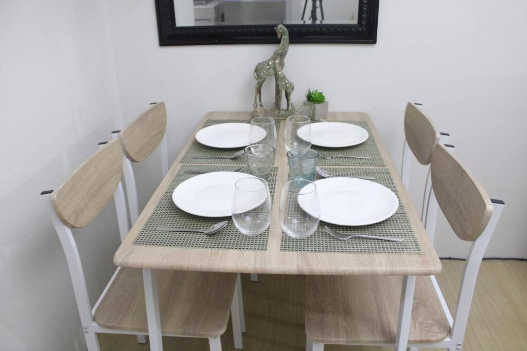 Huge A2J Executive Luxury 1Br Suite Near Abs Cbn, Gma Manila Ngoại thất bức ảnh