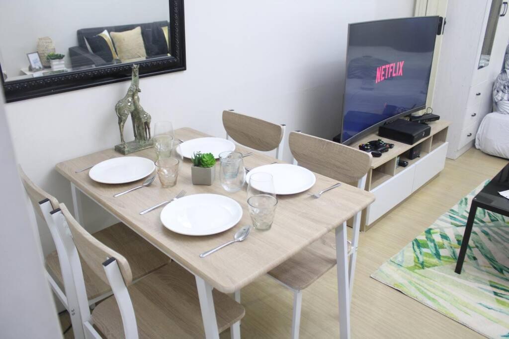 Huge A2J Executive Luxury 1Br Suite Near Abs Cbn, Gma Manila Ngoại thất bức ảnh