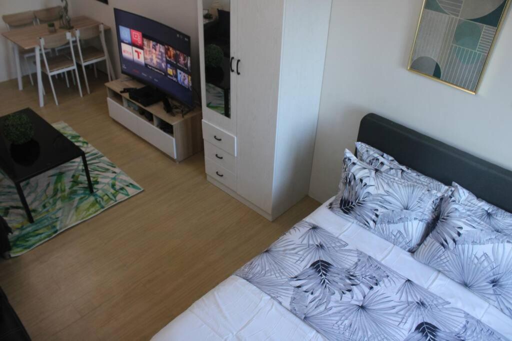 Huge A2J Executive Luxury 1Br Suite Near Abs Cbn, Gma Manila Ngoại thất bức ảnh