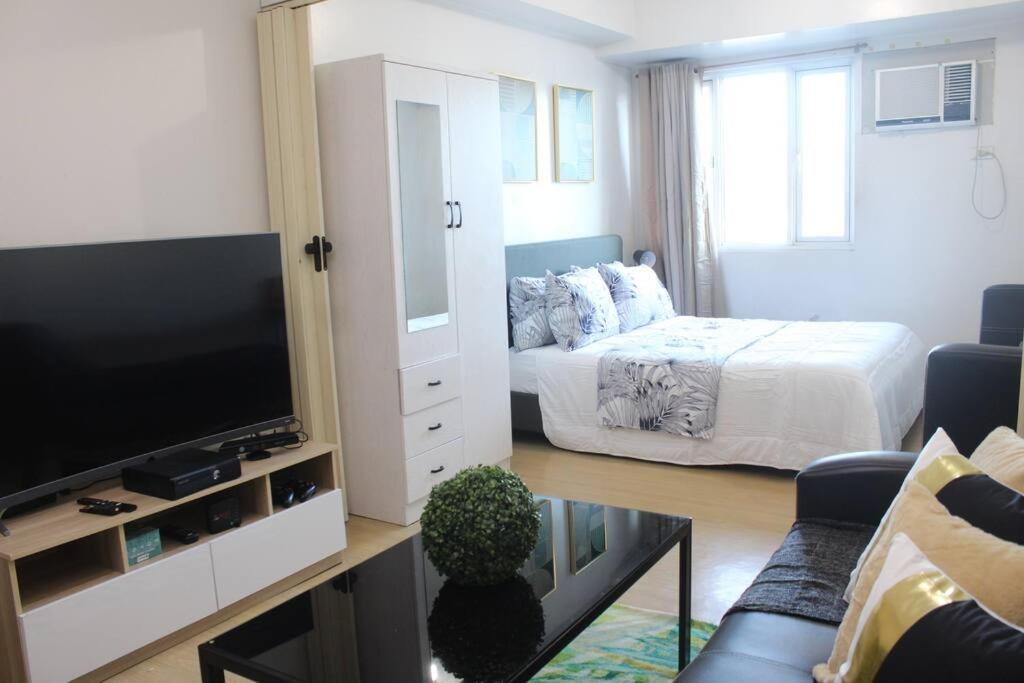 Huge A2J Executive Luxury 1Br Suite Near Abs Cbn, Gma Manila Ngoại thất bức ảnh