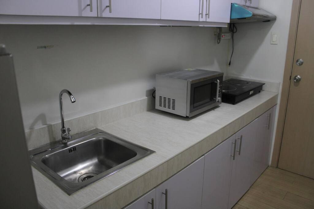 Huge A2J Executive Luxury 1Br Suite Near Abs Cbn, Gma Manila Ngoại thất bức ảnh