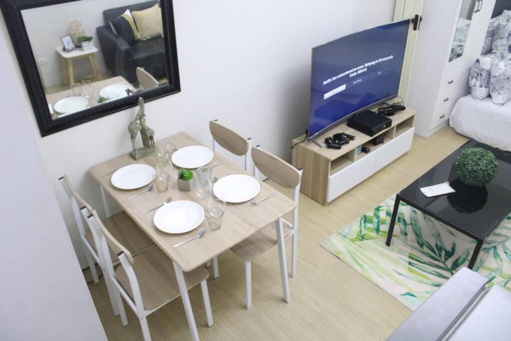 Huge A2J Executive Luxury 1Br Suite Near Abs Cbn, Gma Manila Ngoại thất bức ảnh